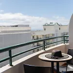 Golden Star Au By An Island * Funchal